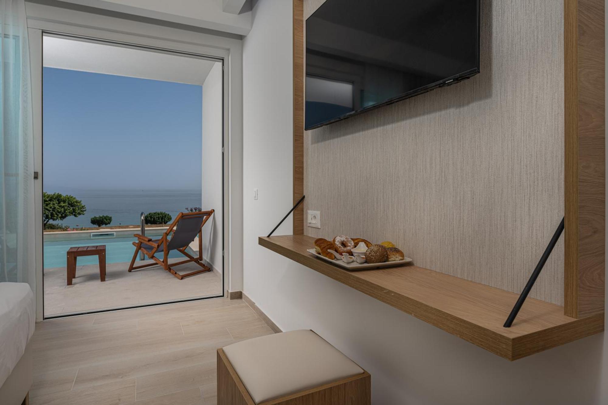 טרגקי Mirage Bleu Hotel מראה חיצוני תמונה