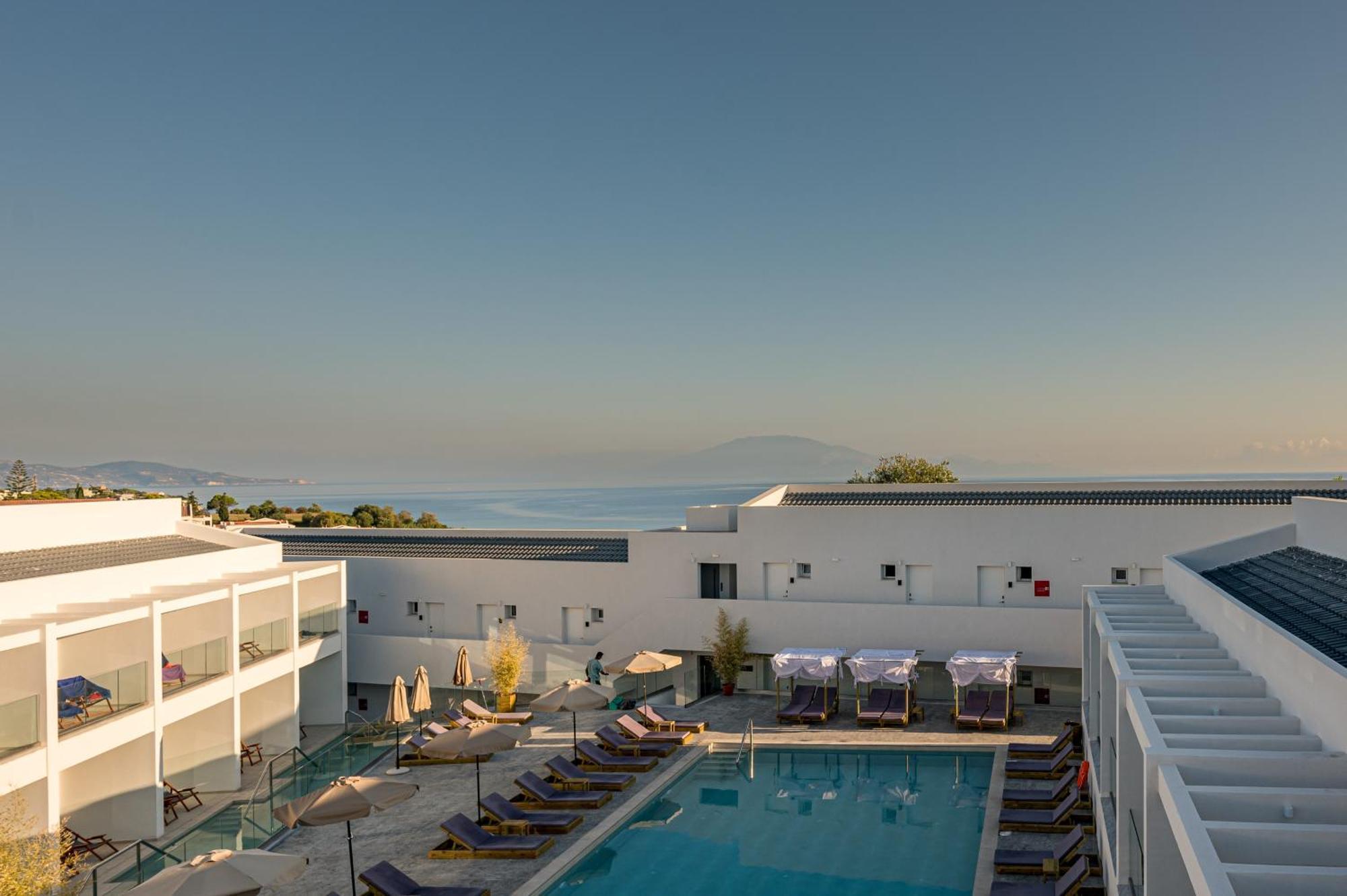 טרגקי Mirage Bleu Hotel מראה חיצוני תמונה