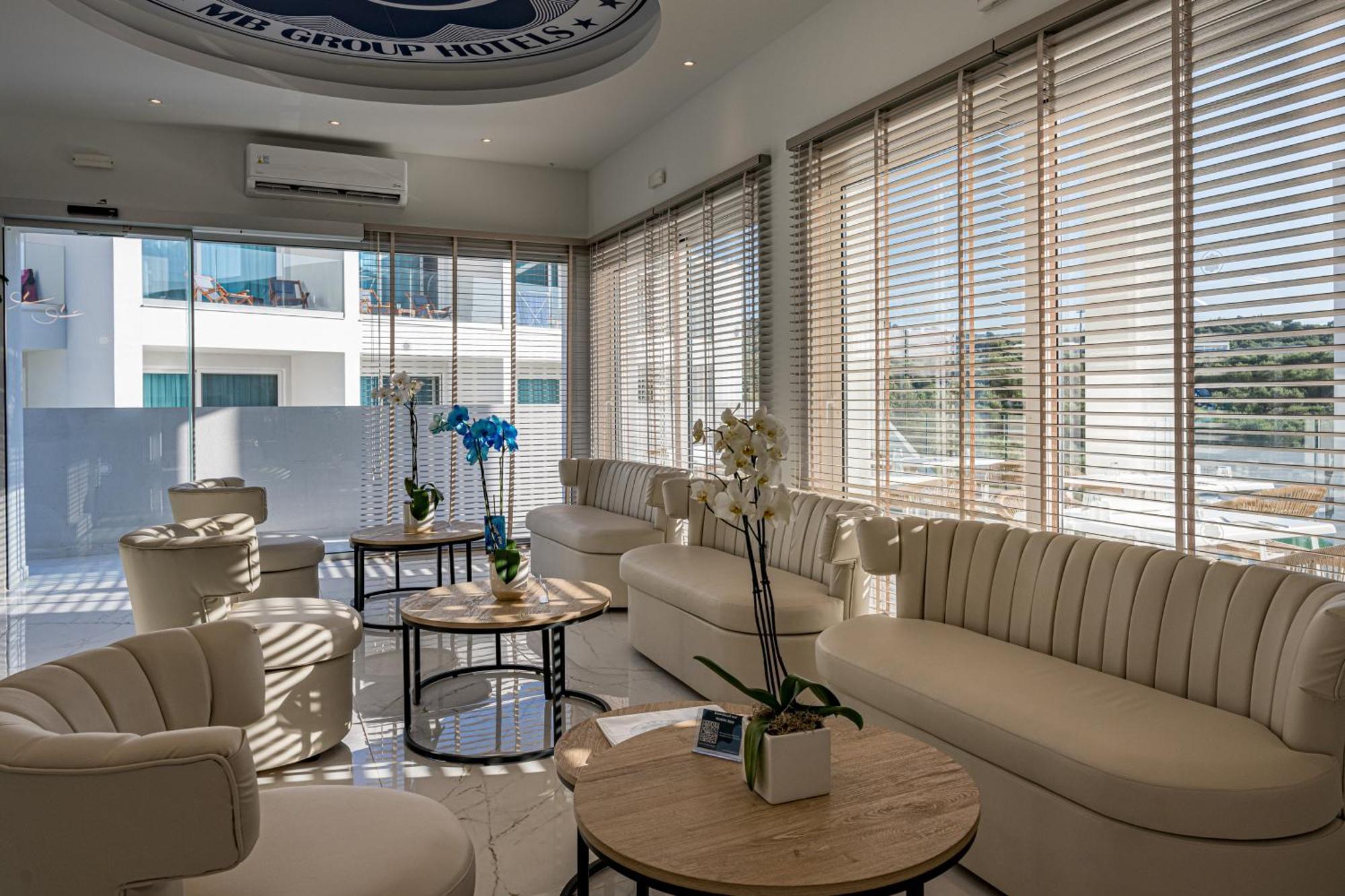 טרגקי Mirage Bleu Hotel מראה חיצוני תמונה