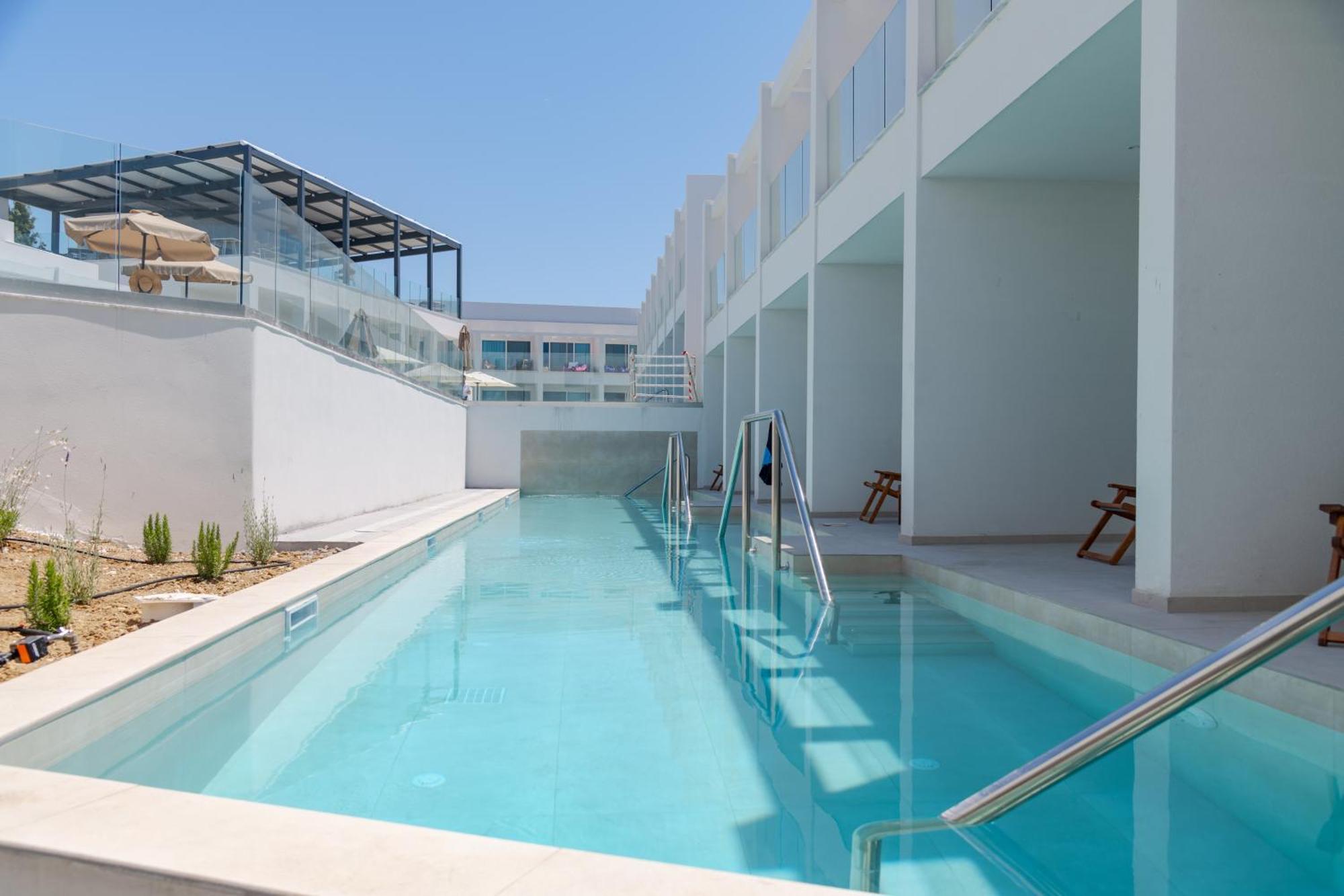 טרגקי Mirage Bleu Hotel מראה חיצוני תמונה